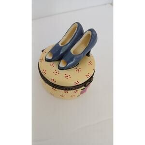 Blue Pump Trinket Box with Bow Clasp Vintage Porcelain Hand-painted